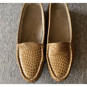 SAS Crock Embossed Patent Leather Loafer 7.5M